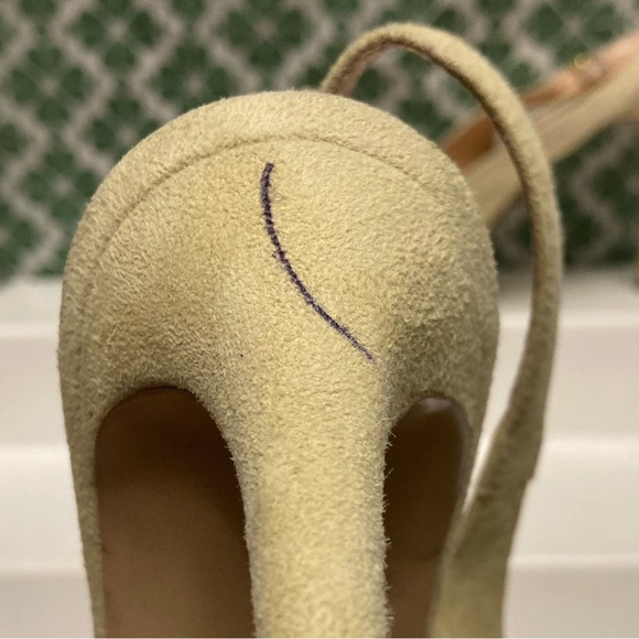 Club Monaco Yellow Heels - Picture 4 of 7